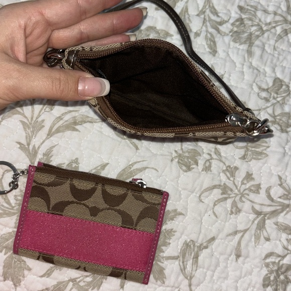 Coach Wristlet and Change Purse - Signature Coach Design - Picture 5 of 6
